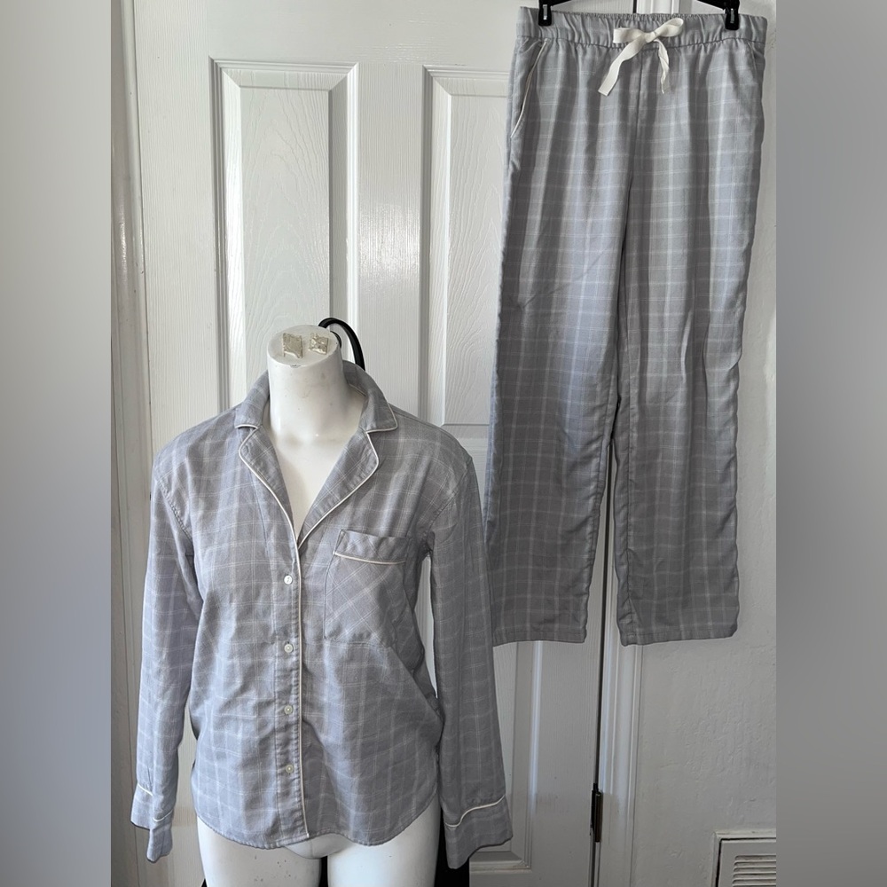 Abercrombie & Fitch Light Gray Check Pajama Set